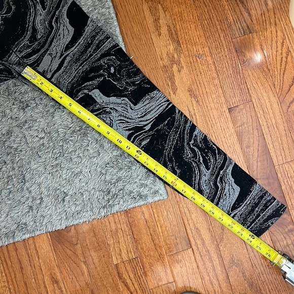 Athleta Aurora Shine Tight Black Size M - Picture 10 of 10